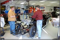 Lifting The Hemi Out Of The 1957 Buick Pro Mod Chassis